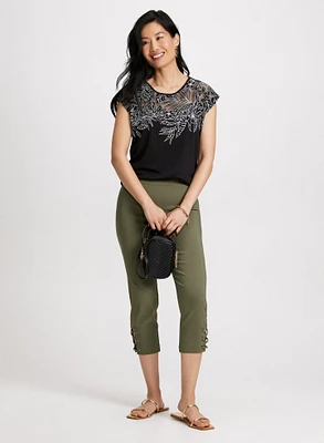 Floral Trim Burnout Tee & Pull-On Bengaline Capris