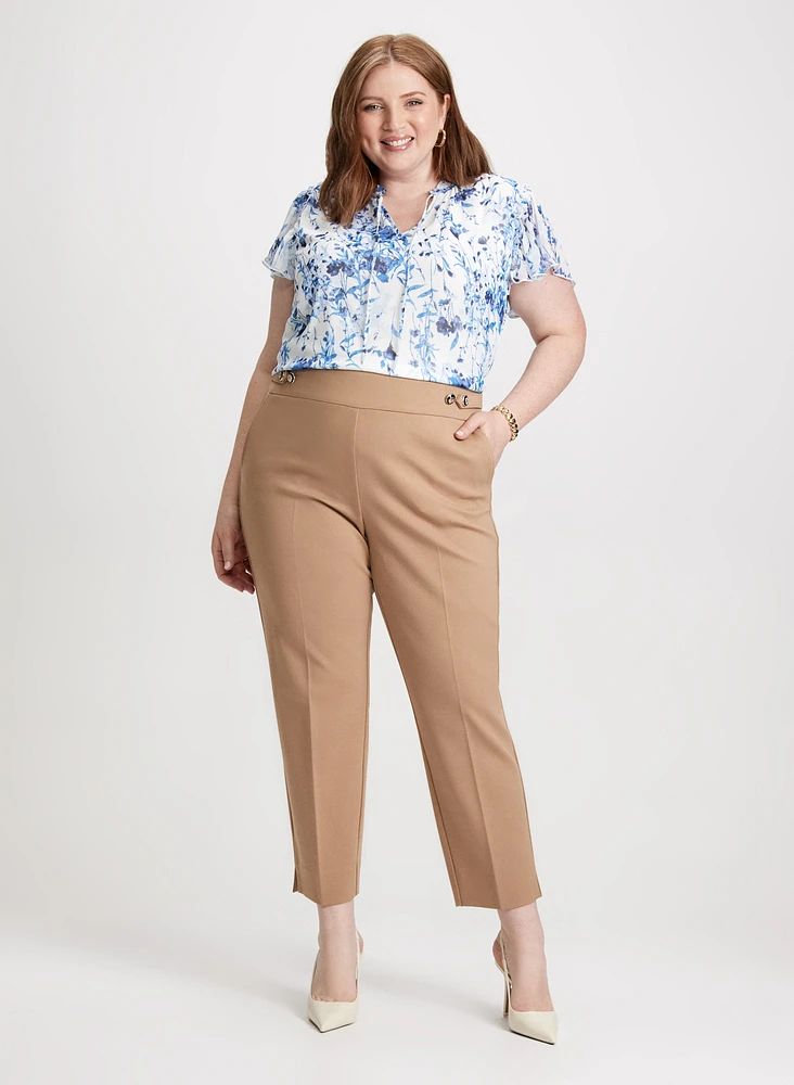 Blouse florale et pantalon à détail bouton