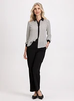 Blouse géométrique et pantalon cargo 