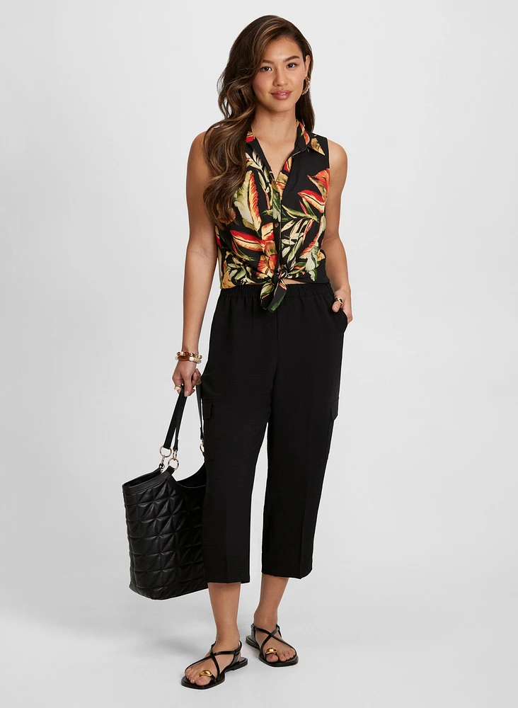 Sleeveless Leaf Print Blouse & Cargo Pull-On Capris