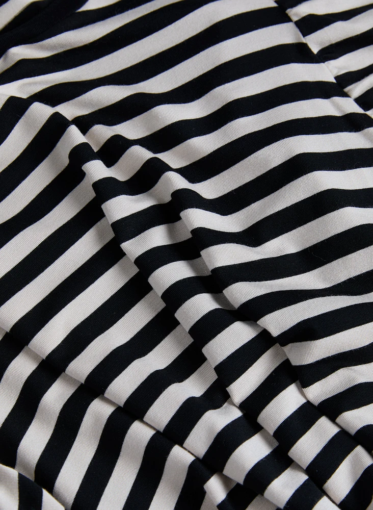 T-shirt rayé à manches volantées