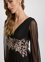 Robe plissée à appliqué floral