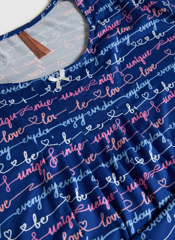 Robe de nuit à motif texte