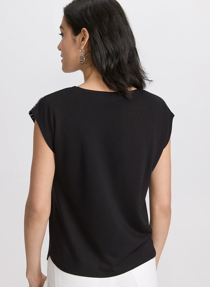 T-shirt à détail en dentelle