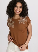 T-shirt à motif floral en esquisse
