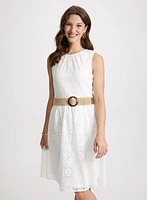 Robe crochetée à ceinture