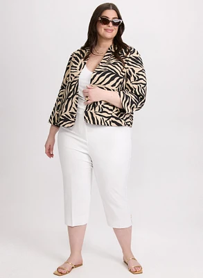 Veste à motif feuilles et capri à détails métalliques