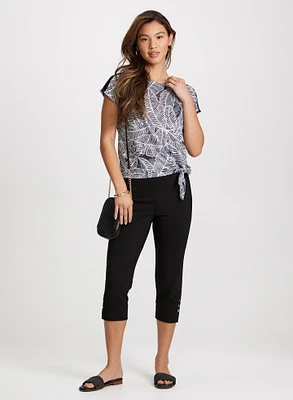 Knotted Leaf Print Top & Pull-On Bengaline Capris