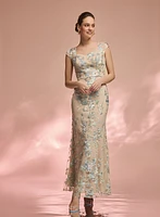 Robe en tulle à broderies florales