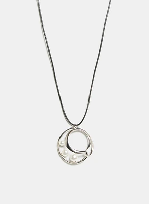 Pearl & Ring Pendant Necklace