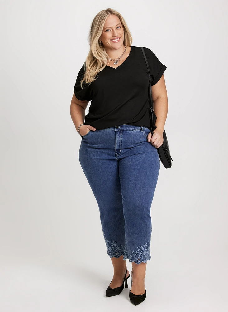 Cap Sleeves V-Neck T-Shirt & Scalloped Hem Denim Capris