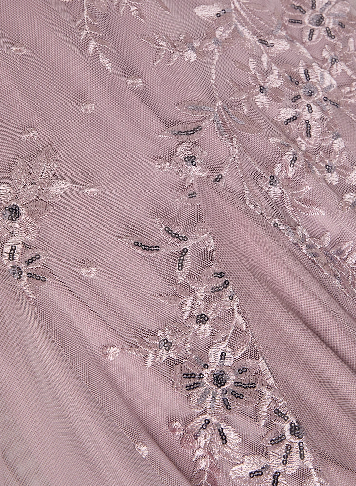 Robe en tulle à broderies