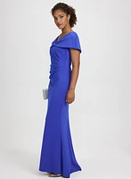 Robe à effet cape