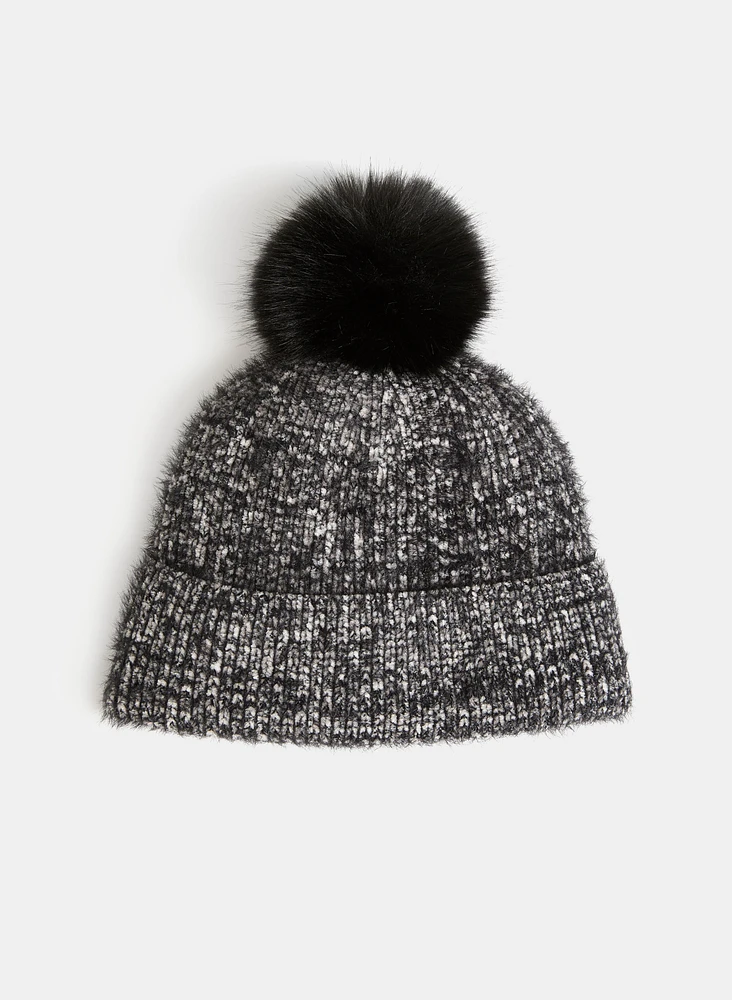 Tuque à pompon amovible en fausse fourrure