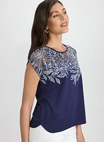T-shirt à détail en dentelle
