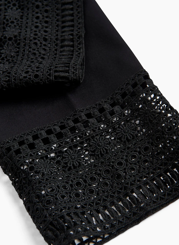 Pantalon à enfiler avec dentelle crochet