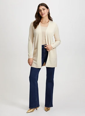 Cardigan mi-long et jean semi-évasé