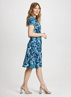 Robe fleurie à détails froncés