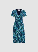 Robe fleurie à détails froncés