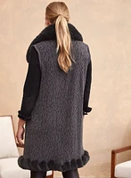 Poncho sans manches à fausse fourrure 