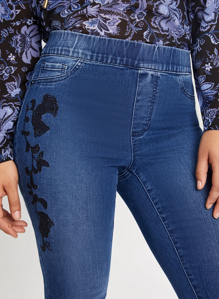 Floral Embroidery Pull-On Jeans