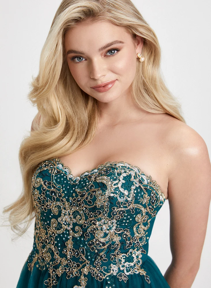 Robe de bal bustier à corsage perlé