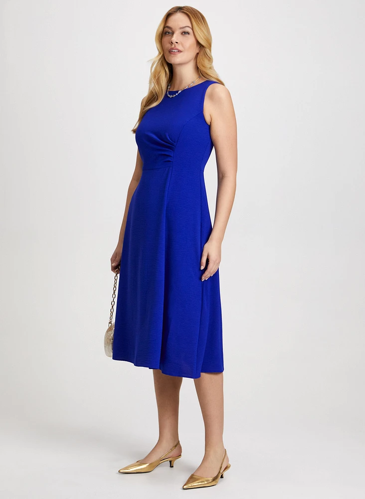 Sleeveless Boat-Neck Dress