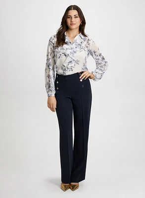 Chemisier à motif floral et pantalon à boutons