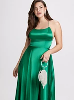 Robe longue satinée avec laçage au dos