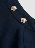 Robe sans manches à boutons décoratifs