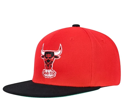 Men's Mitchell & Ness Red/Black Chicago Bulls Side Core 2.0 Snapback Hat