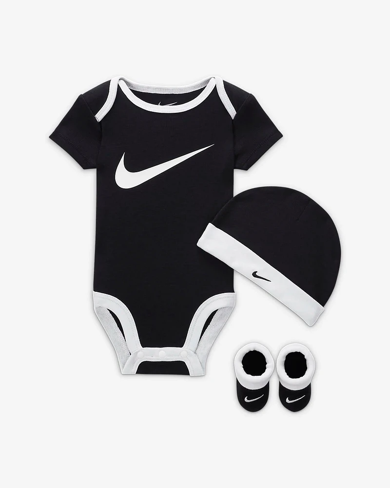 Nike Baby (0–6M) 3-Piece Set