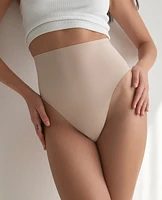 Doux tanga à taille haute