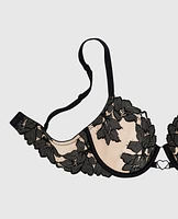 Soutien-gorge couvrant légèrement doublé avec incrustation en dentelle