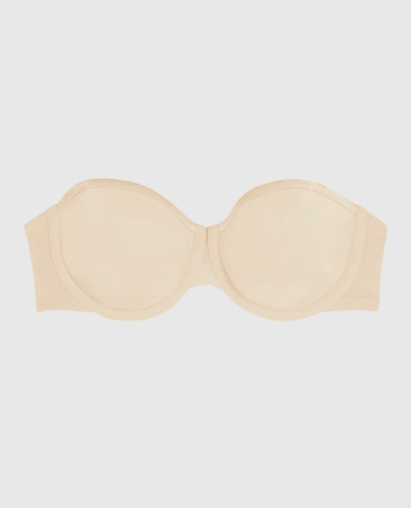 Soutien-gorge sans bretelles légèrement doublé avec mousse intercalaire