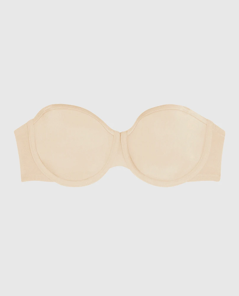Soutien-gorge sans bretelles légèrement doublé avec mousse intercalaire