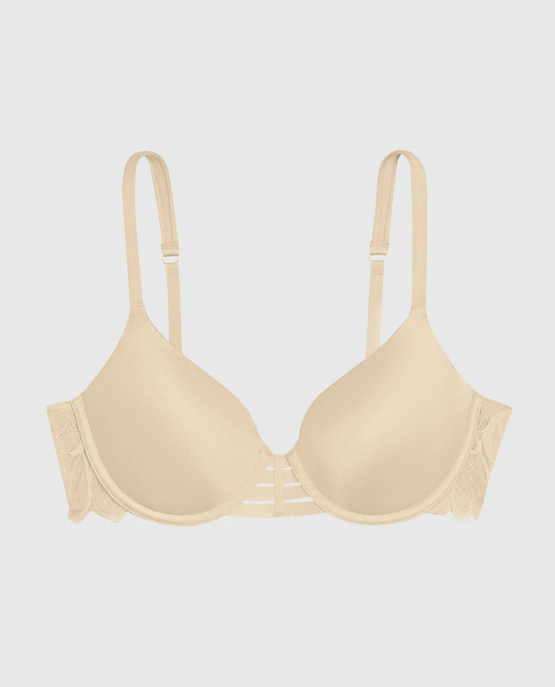 Smooth Lightly Lined Full Coverage Bra with Lace Wing