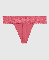 Tanga avec dentelle rose romantique