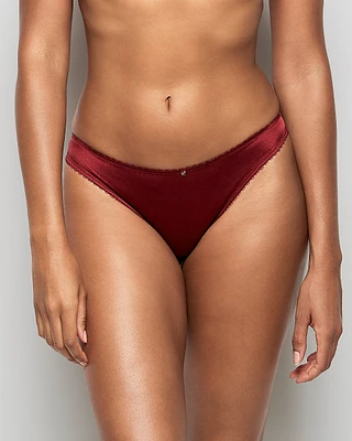 Culotte Cheeky avec dos en dentelle rouge somptueux