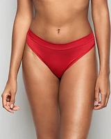 Tanga à jambe échancrée rouge cosmo