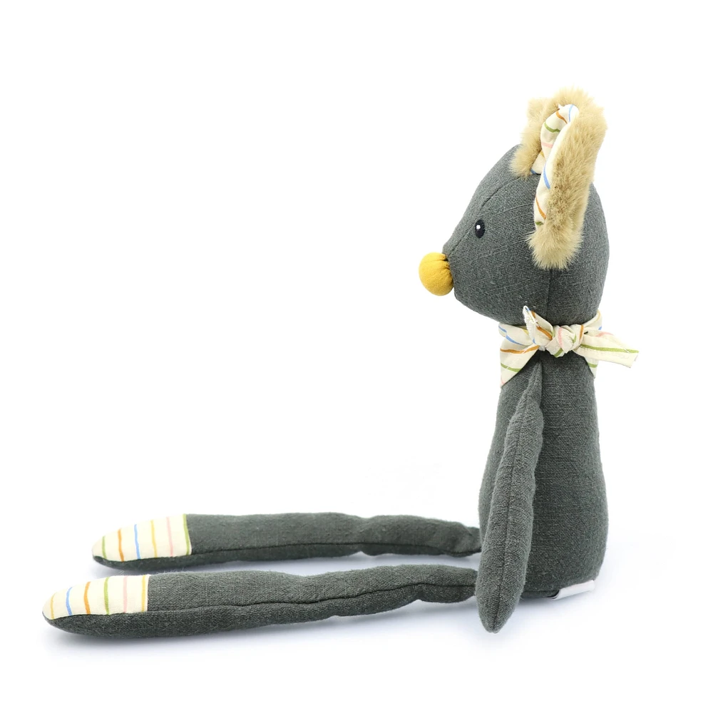 Sitting Mouse