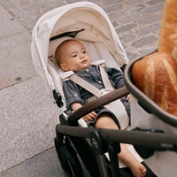 Poussette Gazelle S – Châssis couleur Taupe avec siège Amande/Beige