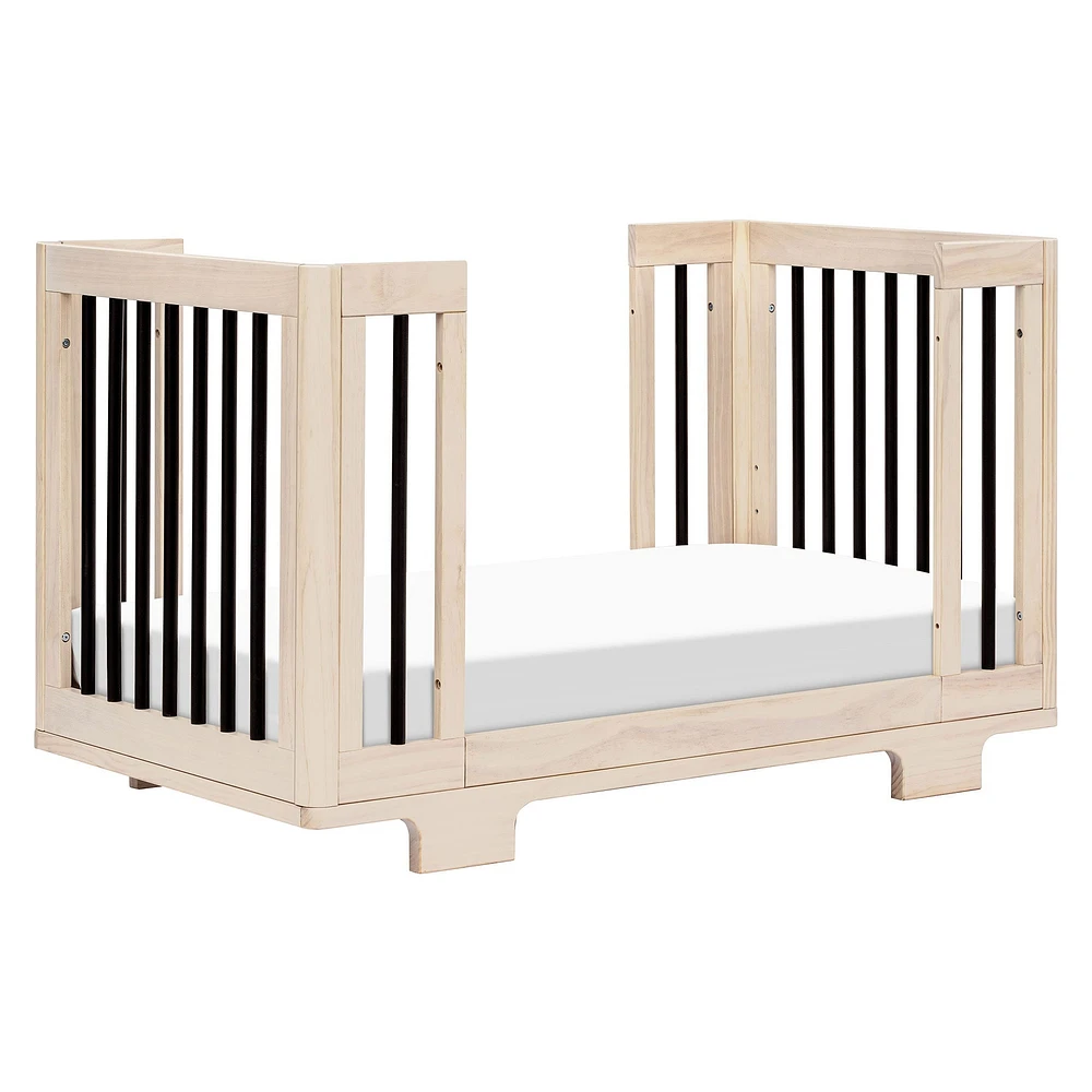 Yuzu 8-in-1 Convertible Crib