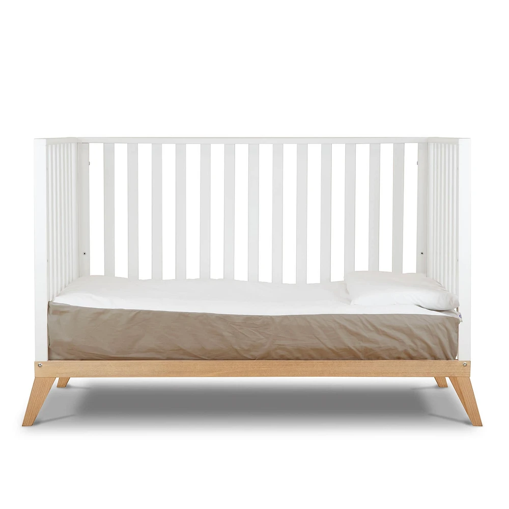 Donatello Crib - White / Natural