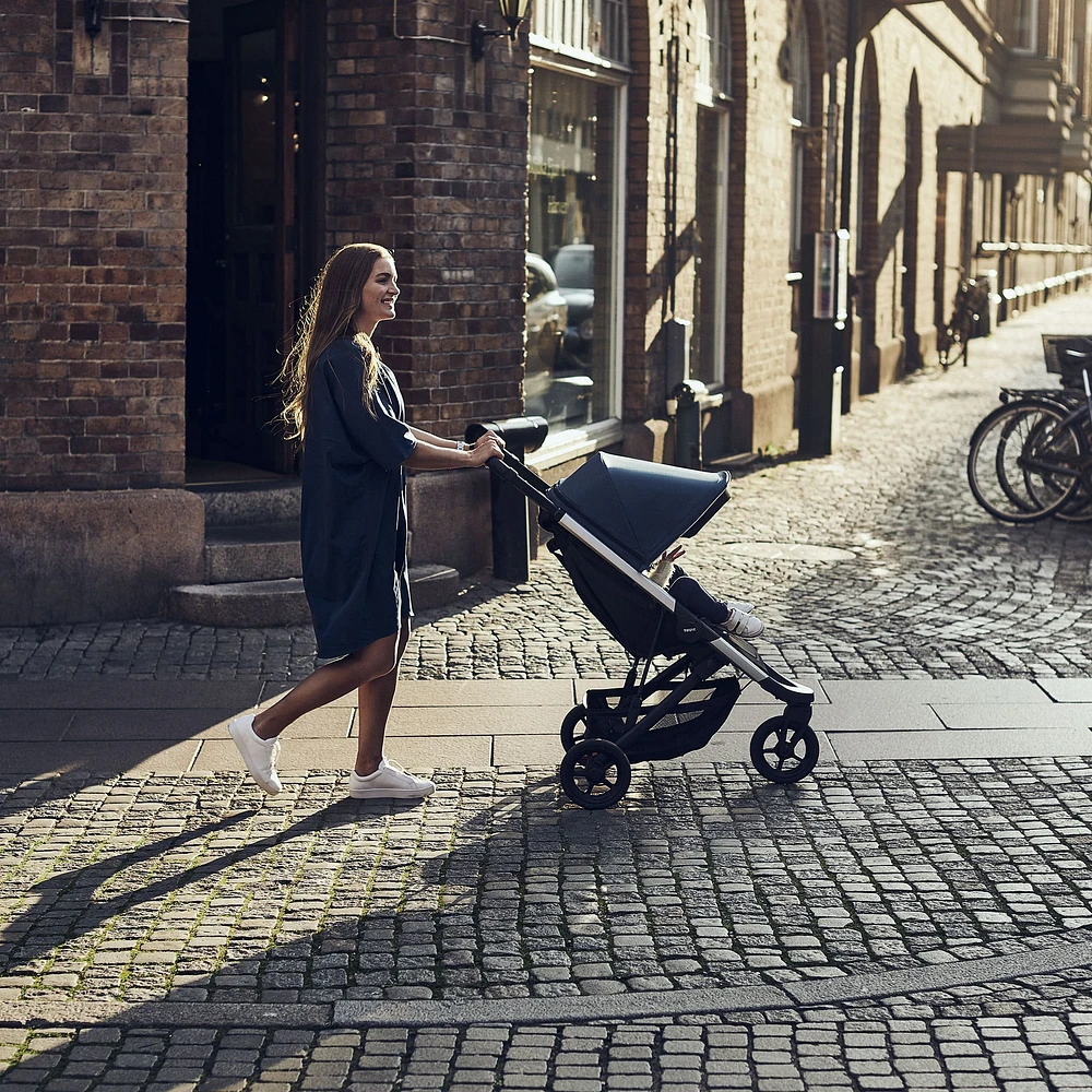 Thule Spring Stroller - Aluminum / Shadow Grey 