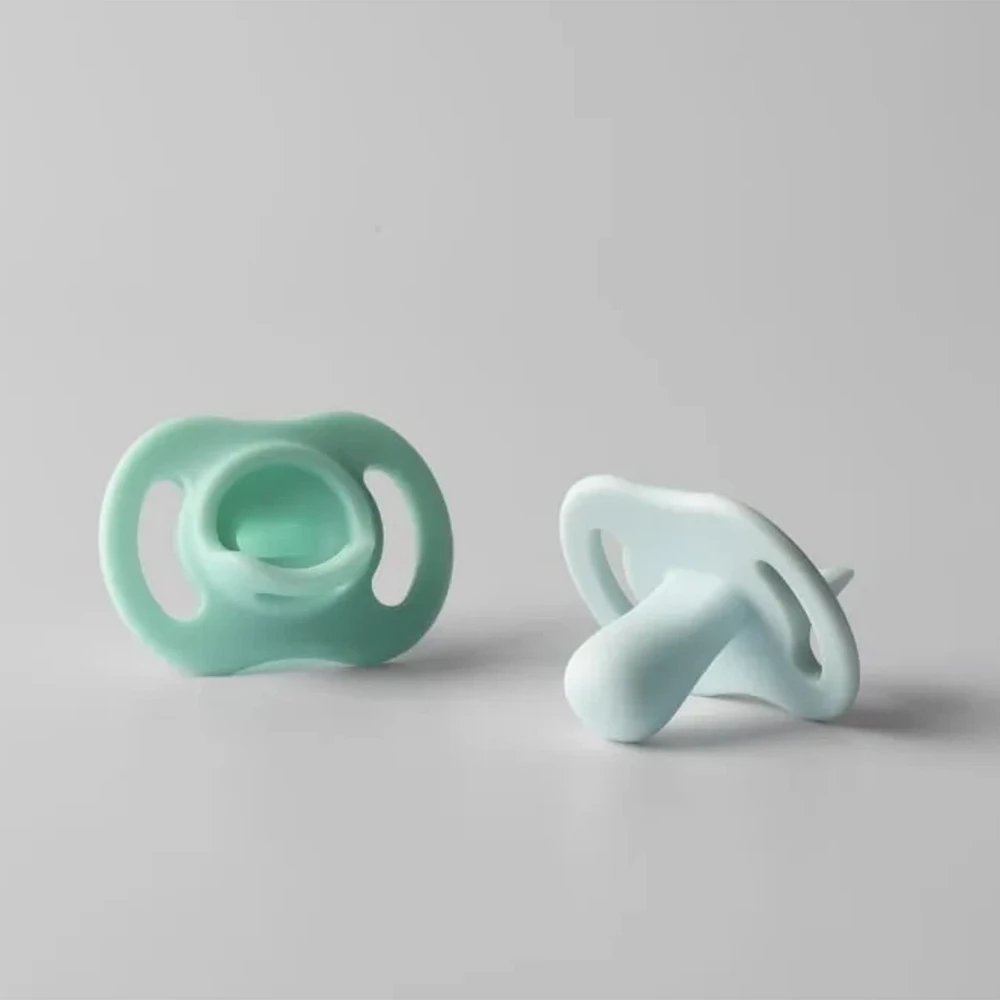 Ultra-Light Stayput Pacifier 0-6 Months 