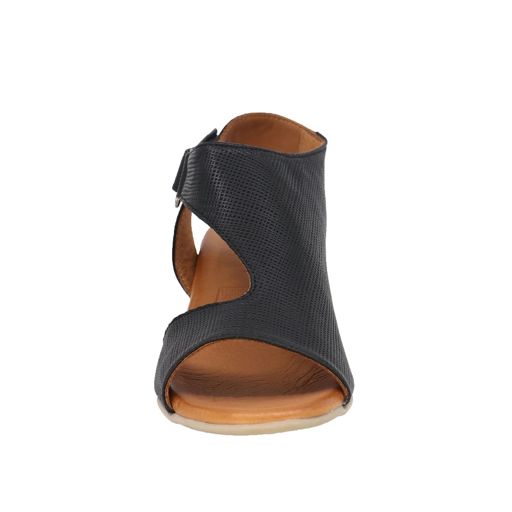 Gia 05 Black