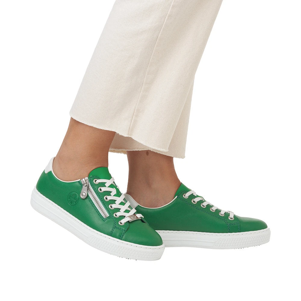 Applegreen Lace Up