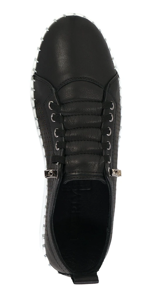 Leora 01 Black