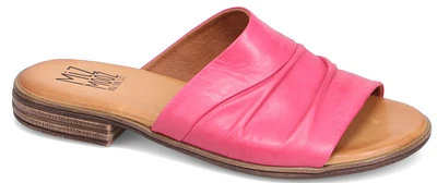 Delilah Magenta